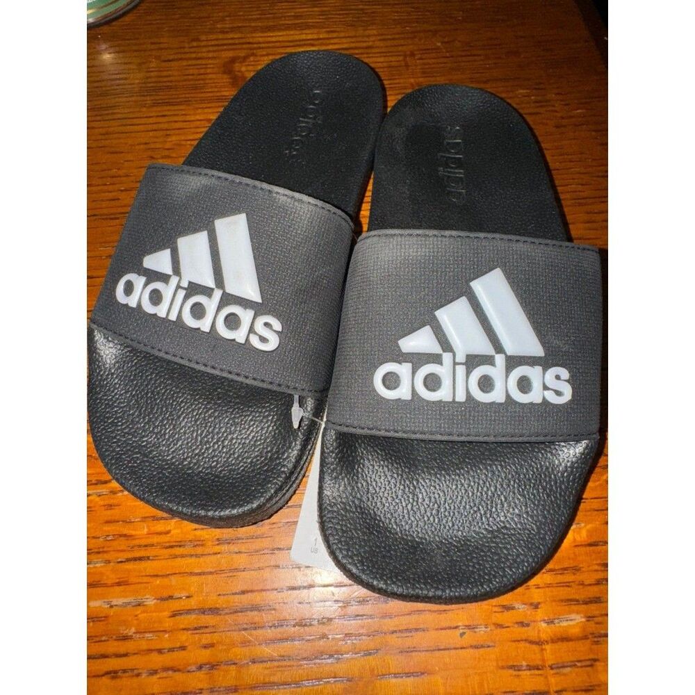 Adidas Adilette Shower slides youth size 1 B14